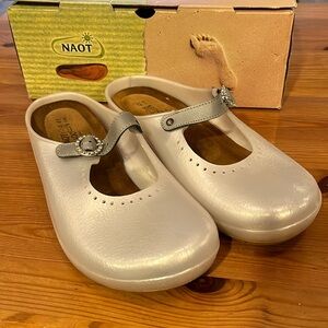 Naot Mika Women's Rhinestone Buckle Rubber Mary Jane Shoes size 11